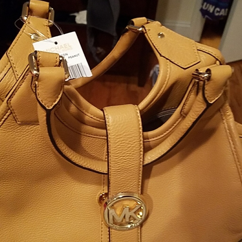Micheal Kors Bag - Picture 2 of 3